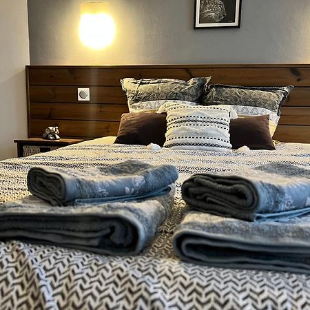 Chambres D'Hotes Le Saint Victor - Provence, Vaucluse ペルヌ・レ・フォンテーヌ エクステリア 写真