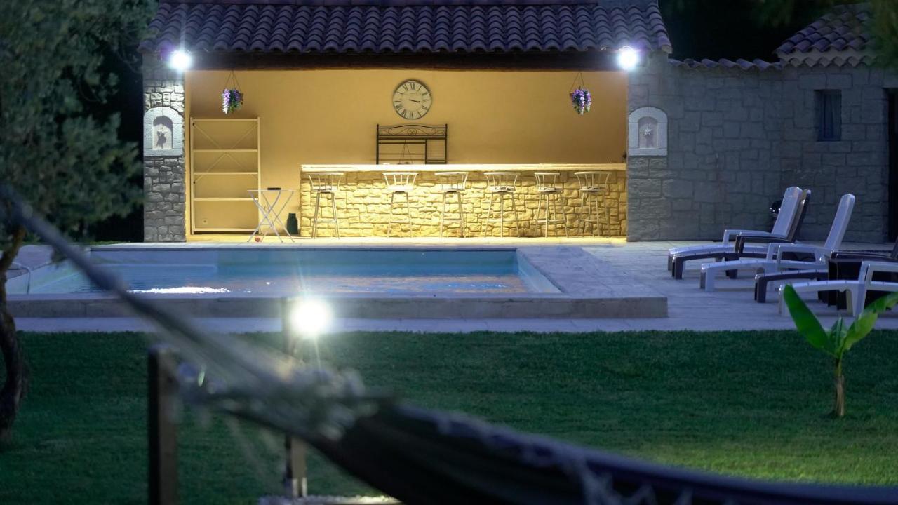 Chambres D'Hotes Le Saint Victor - Provence, Vaucluse ペルヌ・レ・フォンテーヌ エクステリア 写真