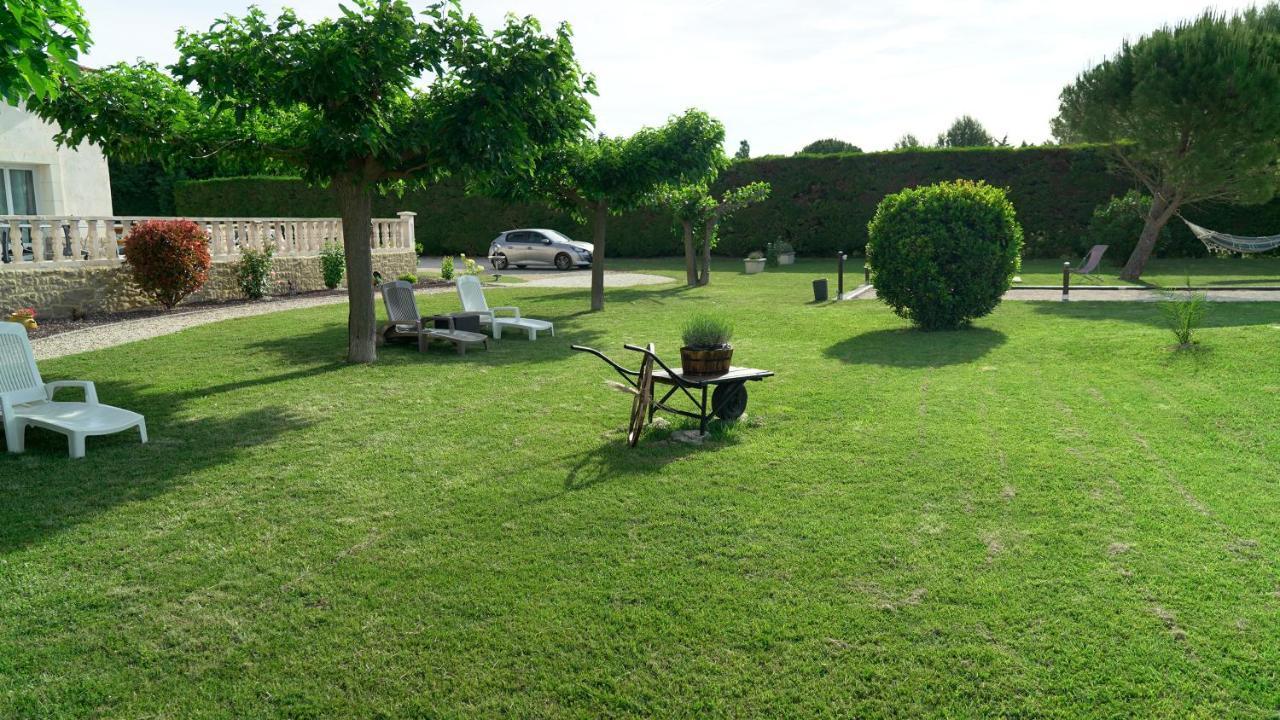 Chambres D'Hotes Le Saint Victor - Provence, Vaucluse ペルヌ・レ・フォンテーヌ エクステリア 写真