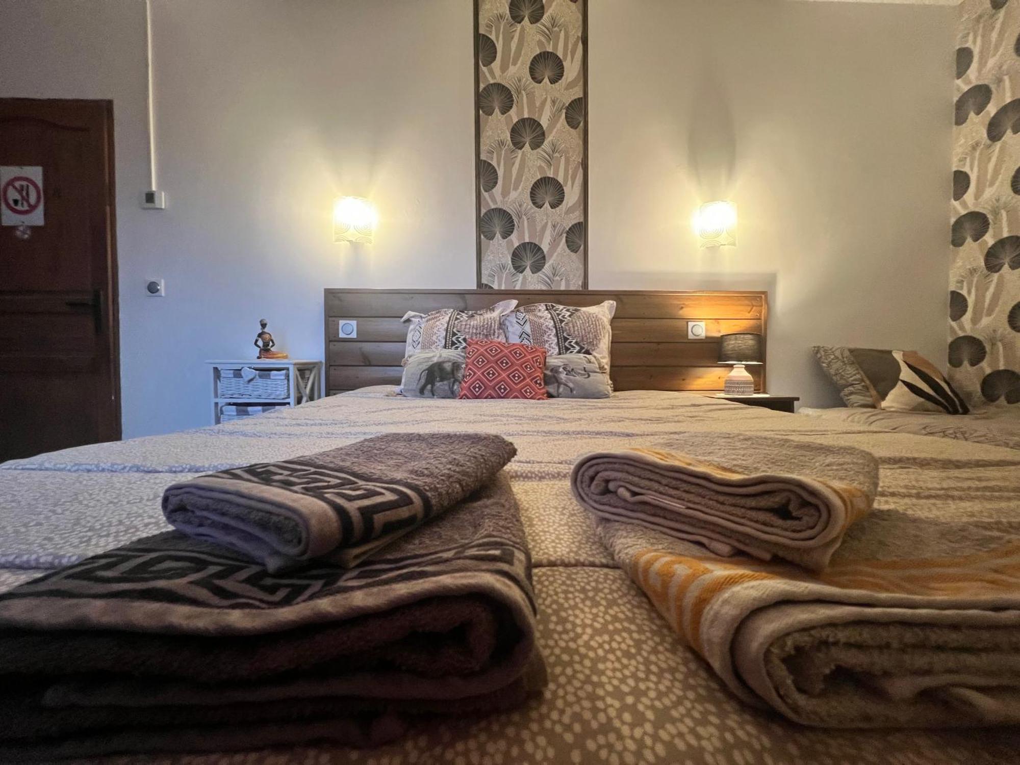 Chambres D'Hotes Le Saint Victor - Provence, Vaucluse ペルヌ・レ・フォンテーヌ エクステリア 写真
