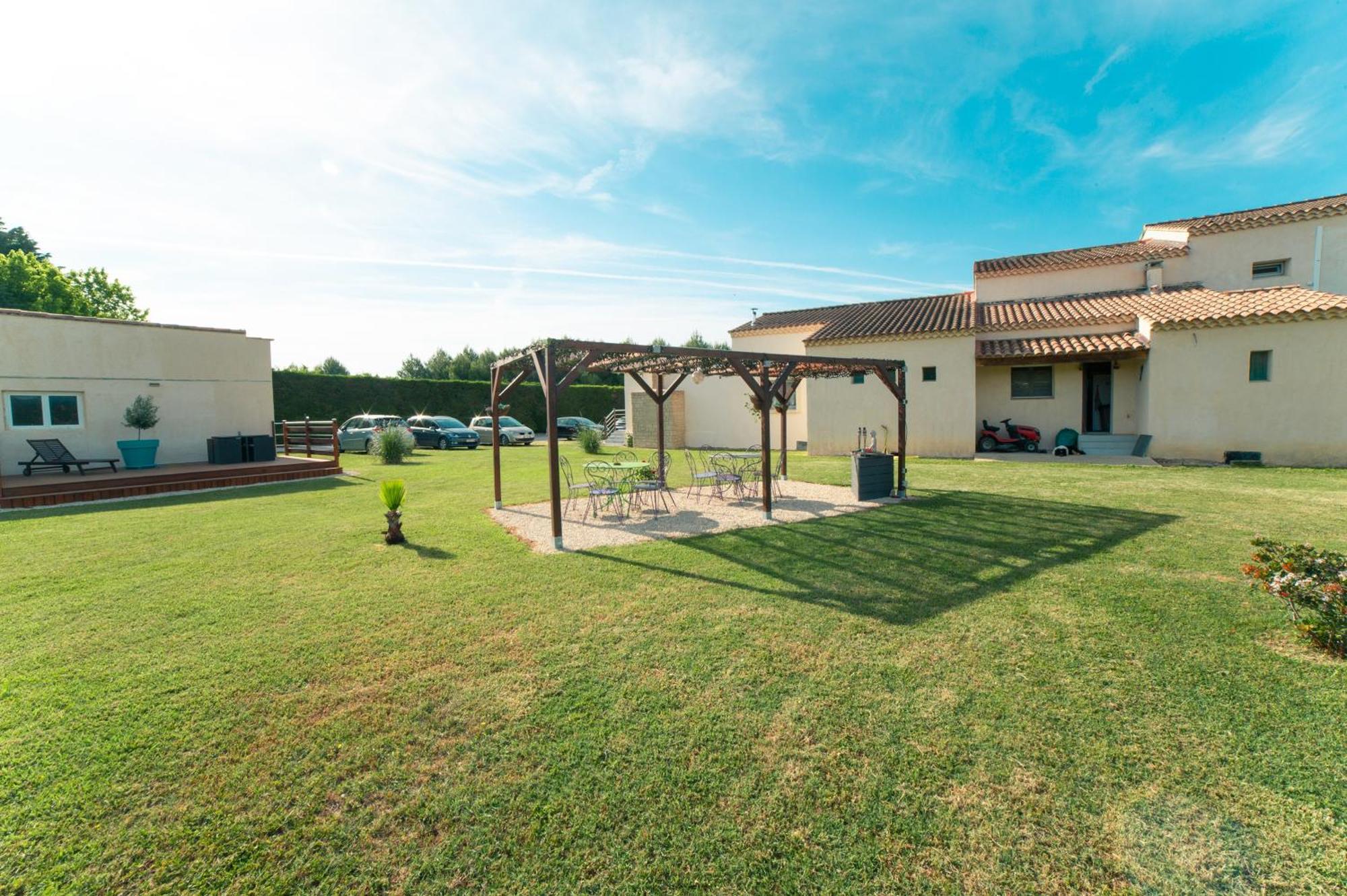 Chambres D'Hotes Le Saint Victor - Provence, Vaucluse ペルヌ・レ・フォンテーヌ エクステリア 写真